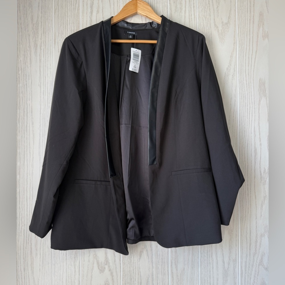 Torrid Black Blazer w/ PU Trim – Size 2X (18/20) – NWT